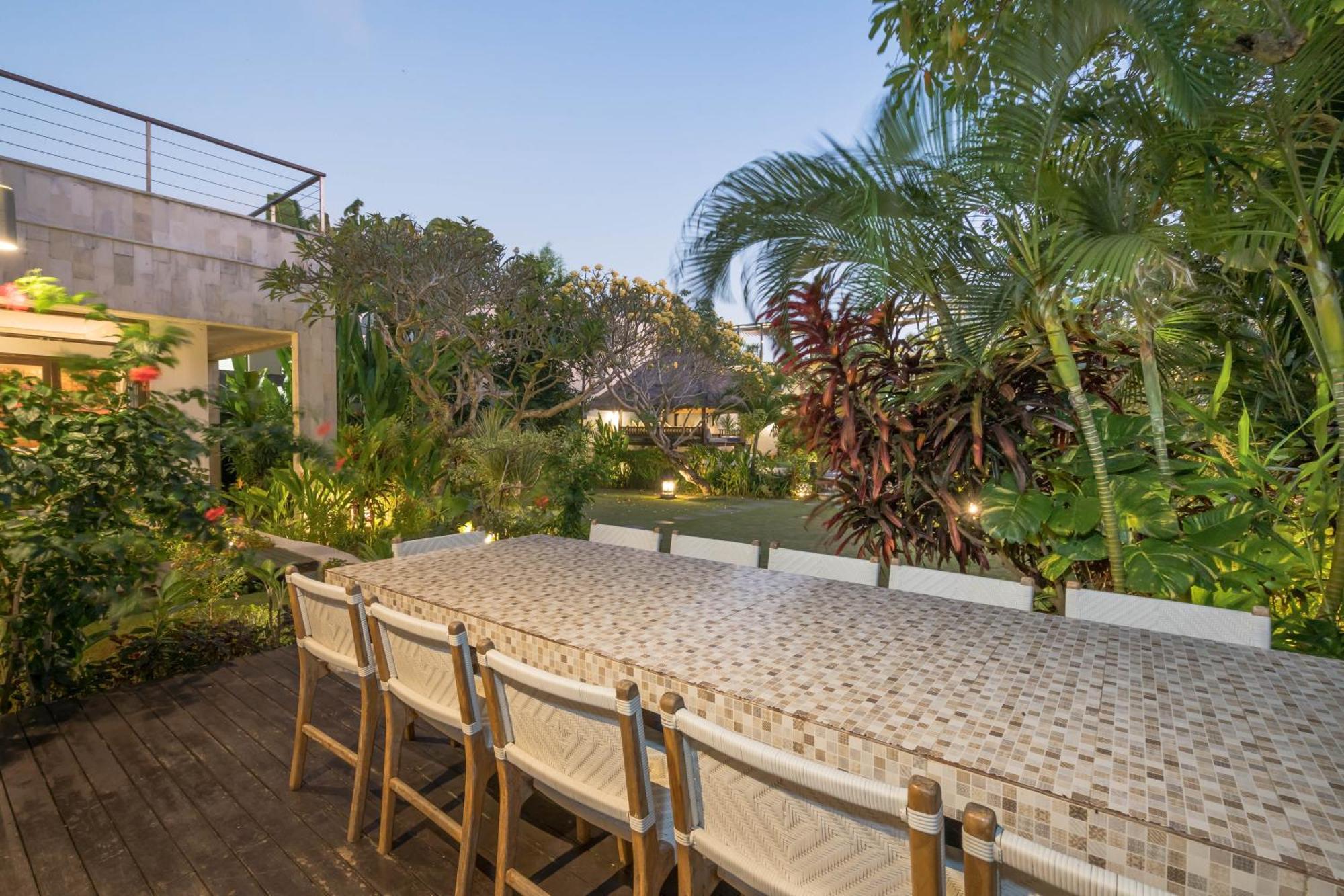Villa Kaira Estate Canggu  Exterior photo