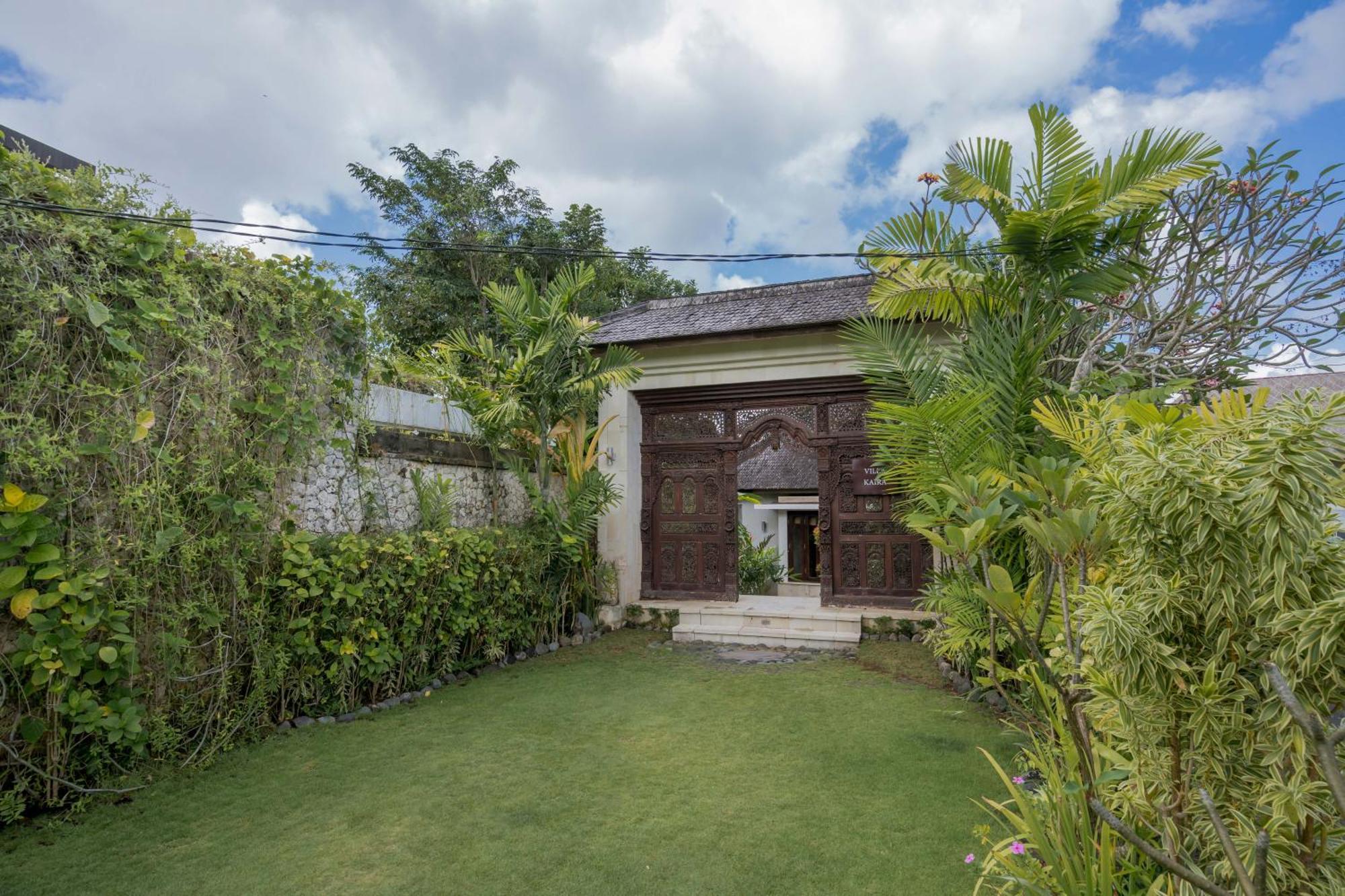 Villa Kaira Estate Canggu  Exterior photo
